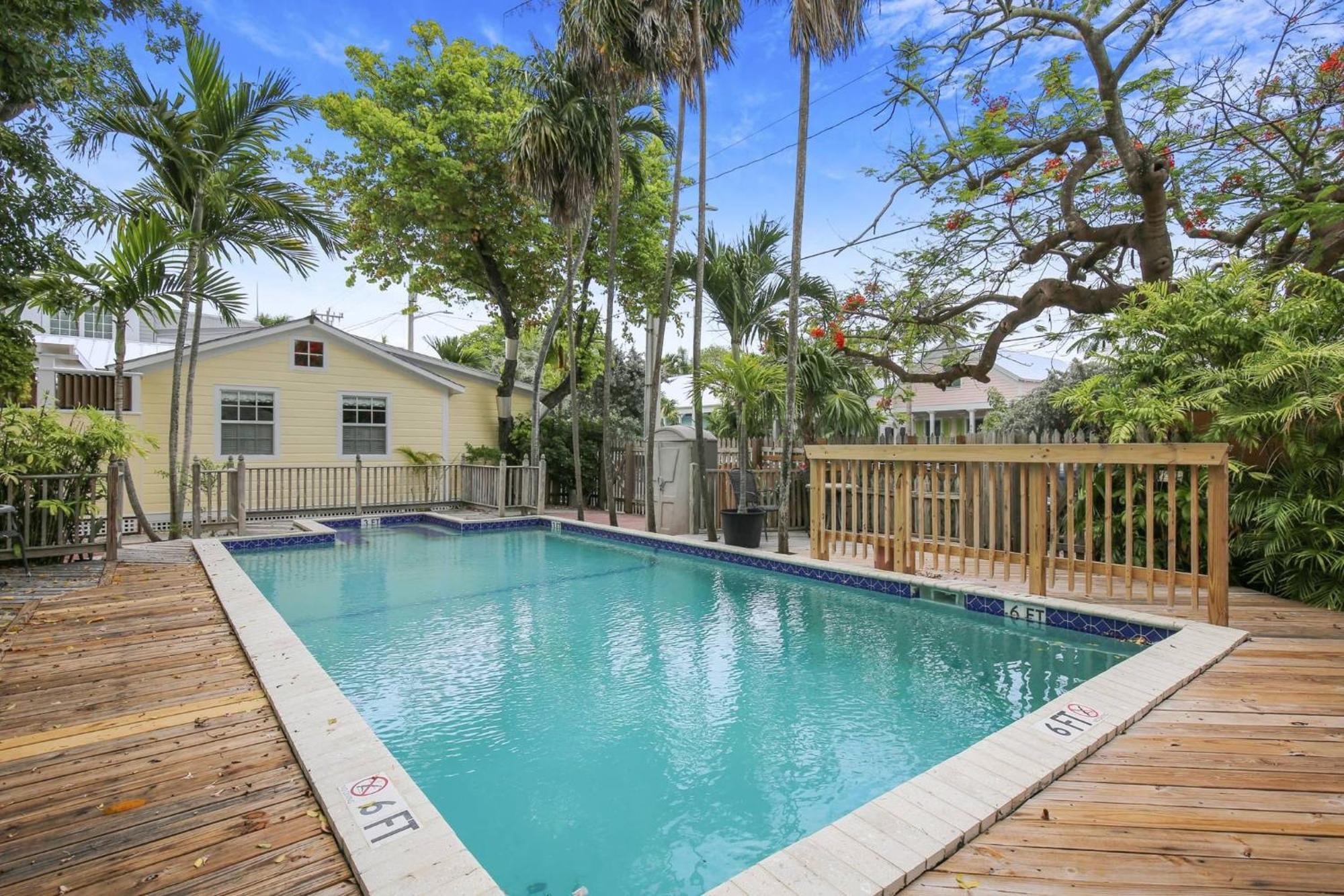 Land Of Love By Avantstay Pets Allowed Shared Pool Great Location Month Long Stays Only Key West Exterior photo
