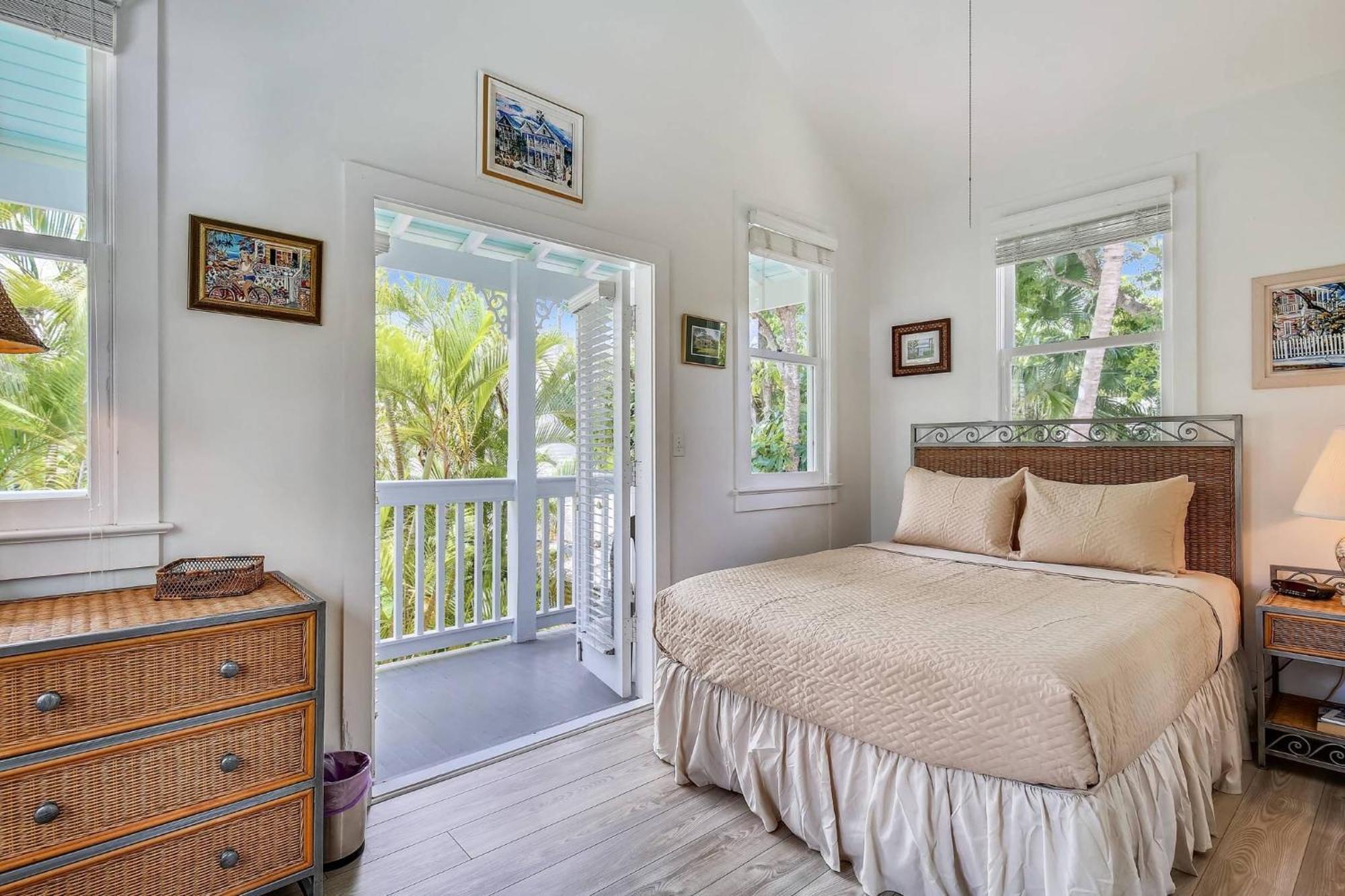 Land Of Love By Avantstay Pets Allowed Shared Pool Great Location Month Long Stays Only Key West Exterior photo