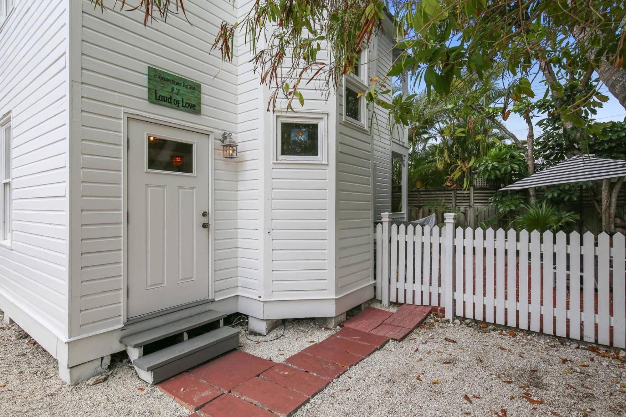 Land Of Love By Avantstay Pets Allowed Shared Pool Great Location Month Long Stays Only Key West Exterior photo