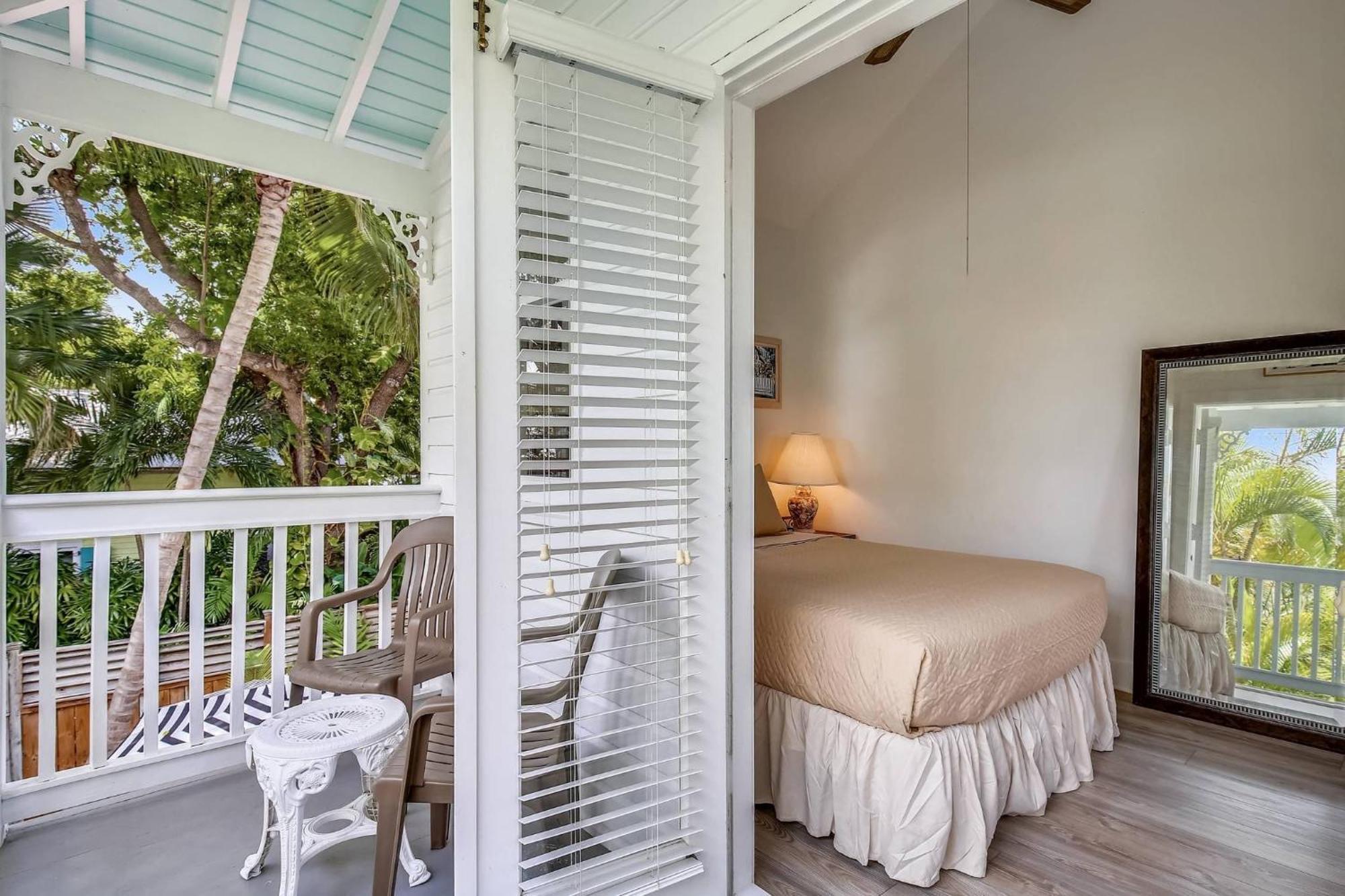 Land Of Love By Avantstay Pets Allowed Shared Pool Great Location Month Long Stays Only Key West Exterior photo