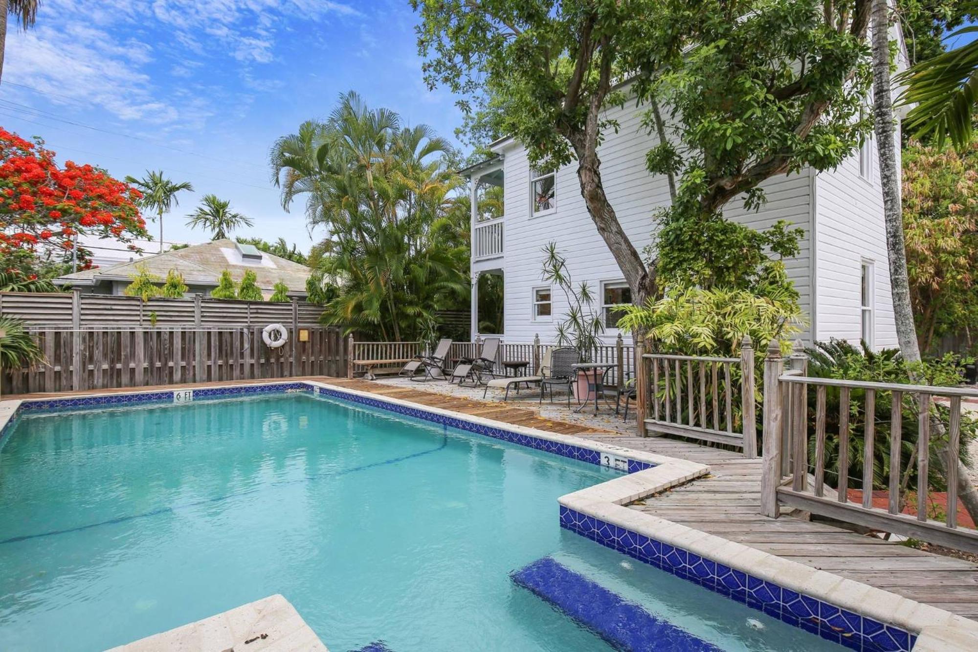Land Of Love By Avantstay Pets Allowed Shared Pool Great Location Month Long Stays Only Key West Exterior photo