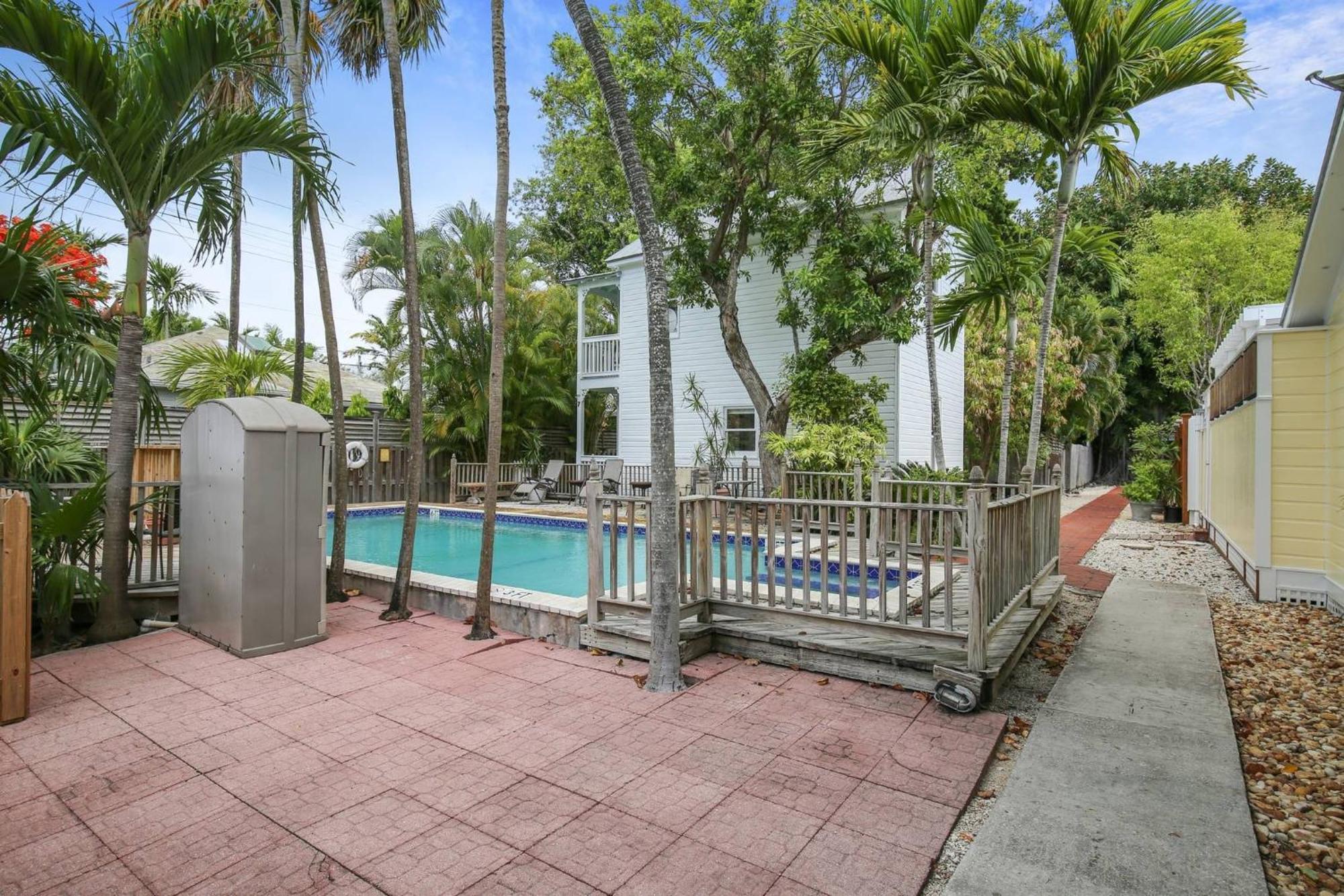 Land Of Love By Avantstay Pets Allowed Shared Pool Great Location Month Long Stays Only Key West Exterior photo
