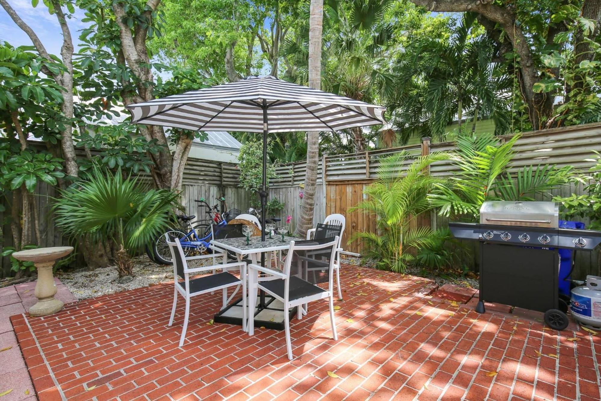 Land Of Love By Avantstay Pets Allowed Shared Pool Great Location Month Long Stays Only Key West Exterior photo